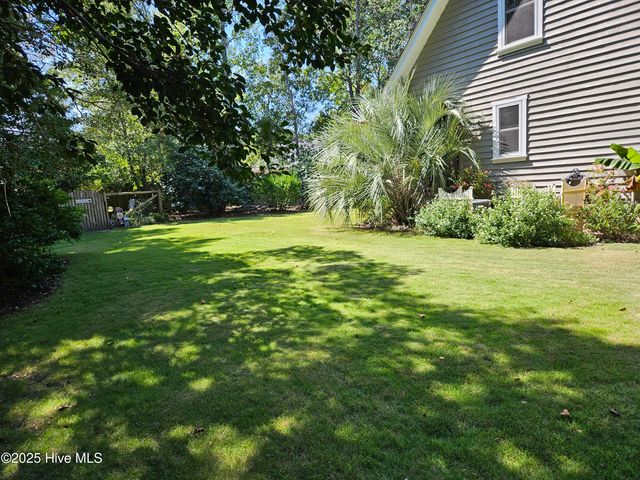 115 Dolphin Drive, Hampstead, NC 28443