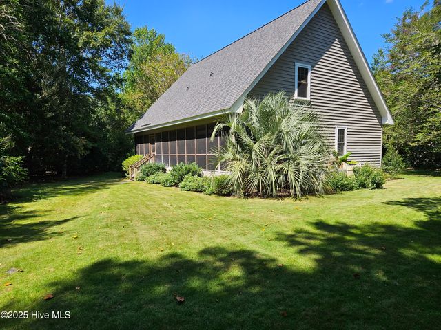 115 Dolphin Drive, Hampstead, NC 28443