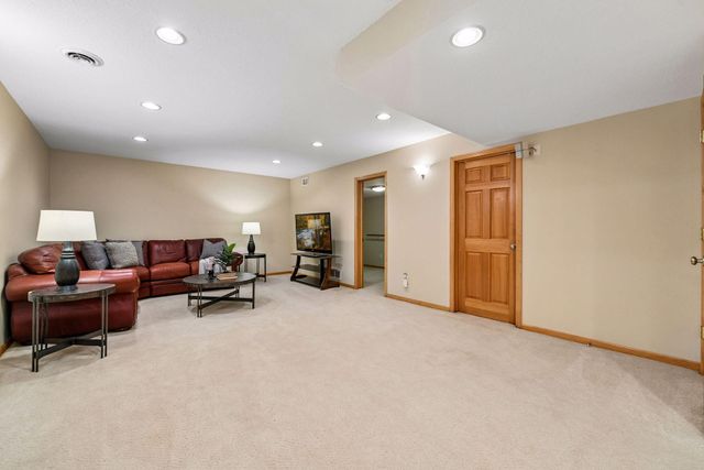 830 Fox Path Court, Medina, MN 55340
