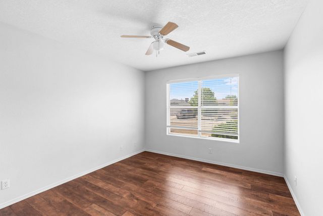 7106 Raleigh Hills Drive NE, Rio Rancho, NM 87144