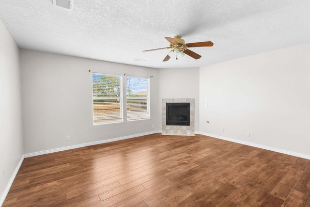 7106 Raleigh Hills Drive NE, Rio Rancho, NM 87144