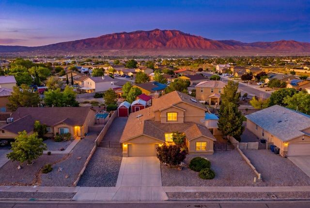 7106 Raleigh Hills Drive NE, Rio Rancho, NM 87144