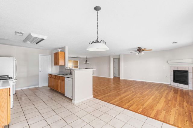 7106 Raleigh Hills Drive NE, Rio Rancho, NM 87144