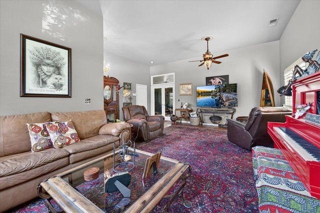 2007 Ashcroft Avenue, Clovis, CA 93611