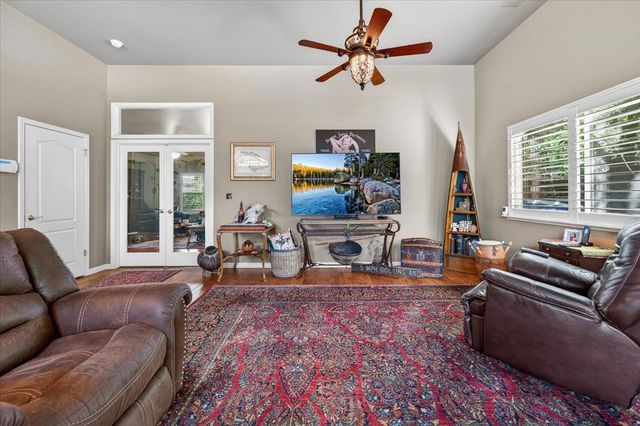 2007 Ashcroft Avenue, Clovis, CA 93611