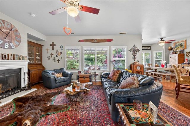 2007 Ashcroft Avenue, Clovis, CA 93611