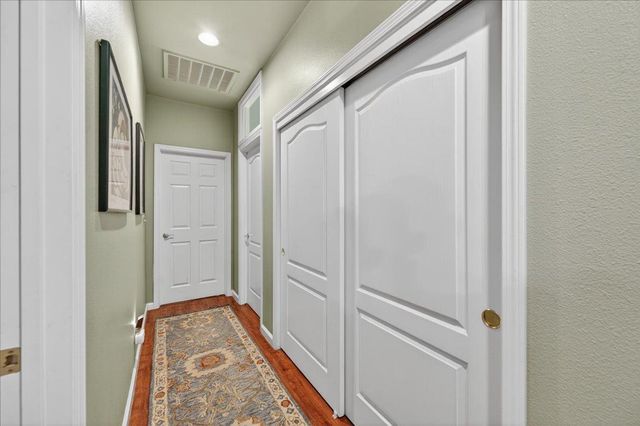 2007 Ashcroft Avenue, Clovis, CA 93611