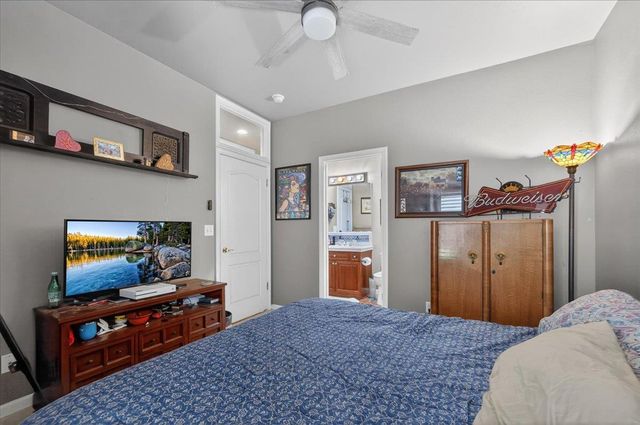 2007 Ashcroft Avenue, Clovis, CA 93611