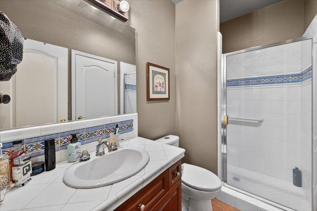 2007 Ashcroft Avenue, Clovis, CA 93611