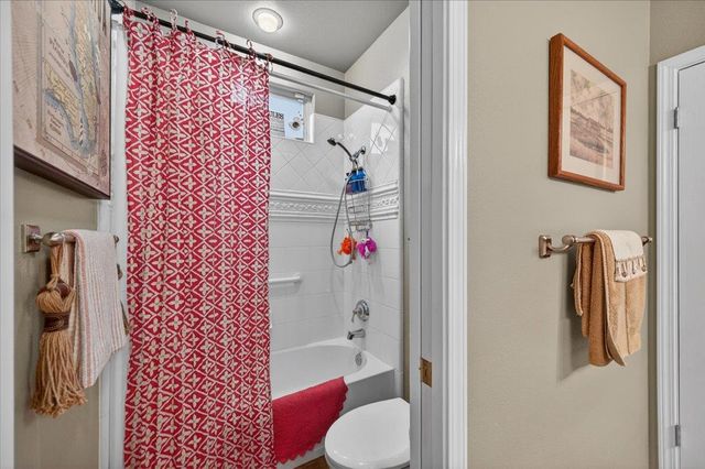 2007 Ashcroft Avenue, Clovis, CA 93611