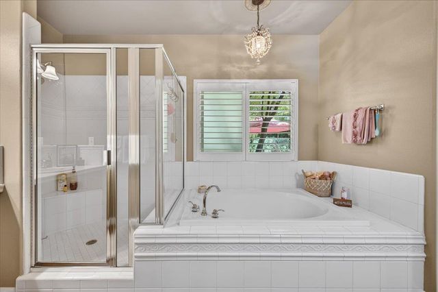 2007 Ashcroft Avenue, Clovis, CA 93611