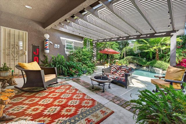 2007 Ashcroft Avenue, Clovis, CA 93611