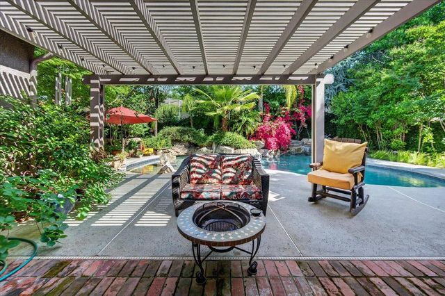 2007 Ashcroft Avenue, Clovis, CA 93611