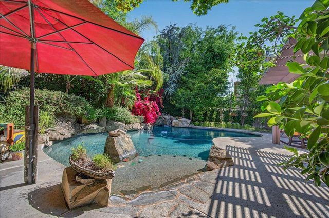 2007 Ashcroft Avenue, Clovis, CA 93611