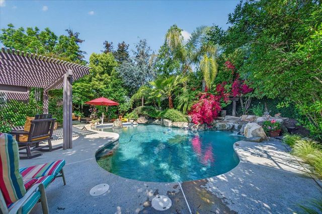 2007 Ashcroft Avenue, Clovis, CA 93611