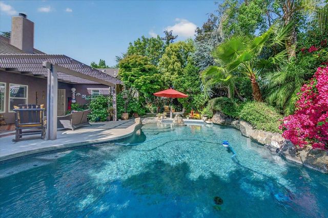 2007 Ashcroft Avenue, Clovis, CA 93611