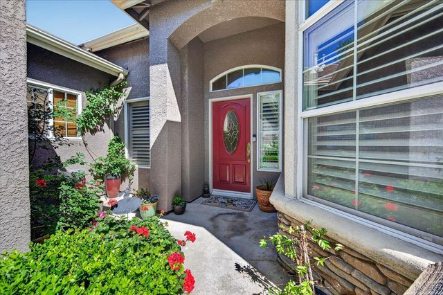 2007 Ashcroft Avenue, Clovis, CA 93611