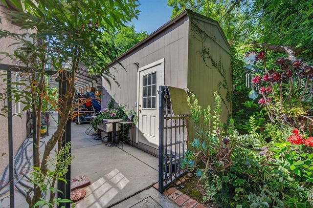 2007 Ashcroft Avenue, Clovis, CA 93611