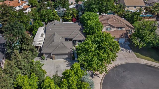 2007 Ashcroft Avenue, Clovis, CA 93611