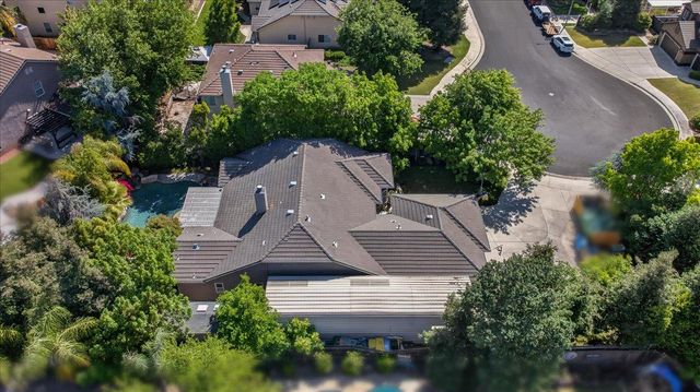 2007 Ashcroft Avenue, Clovis, CA 93611