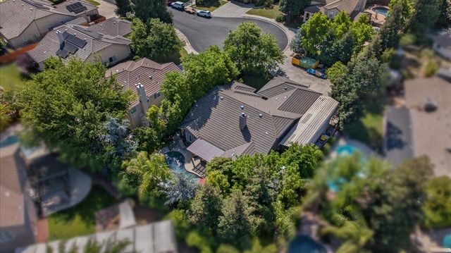 2007 Ashcroft Avenue, Clovis, CA 93611