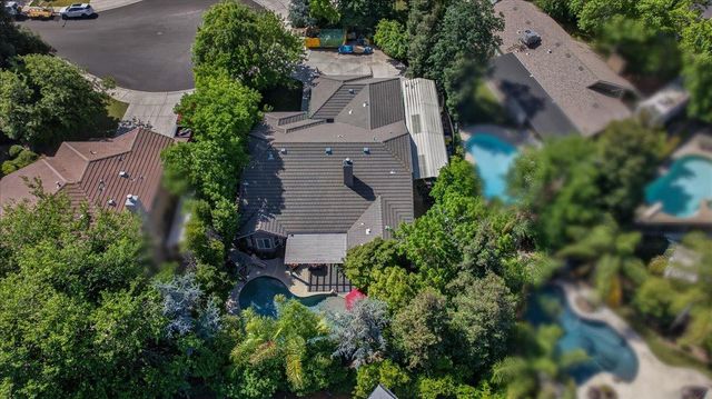 2007 Ashcroft Avenue, Clovis, CA 93611