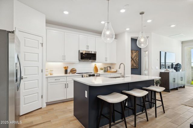 11880 W BURNSIDE Trail, Peoria, AZ 85383