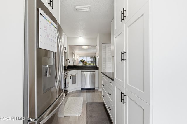 7623 BAYMEADOWS Circle 2022, Jacksonville, FL 32256