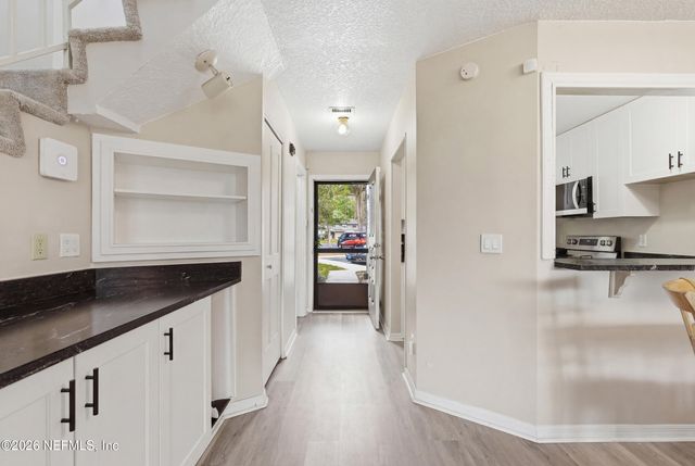 7623 BAYMEADOWS Circle 2022, Jacksonville, FL 32256