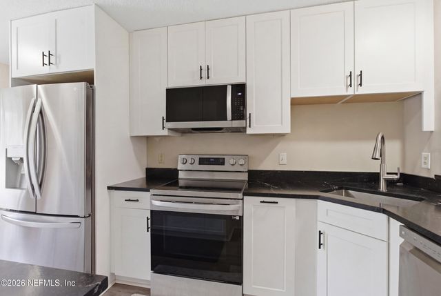 7623 BAYMEADOWS Circle 2022, Jacksonville, FL 32256