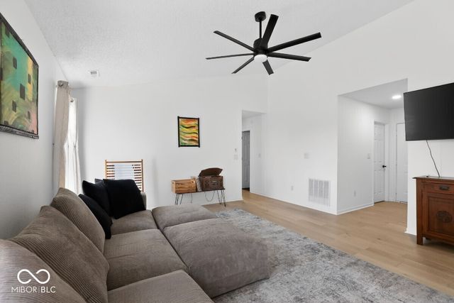 6415 Angel Falls Drive, Noblesville, IN 46062