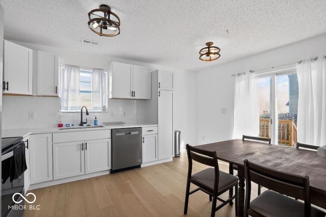 6415 Angel Falls Drive, Noblesville, IN 46062