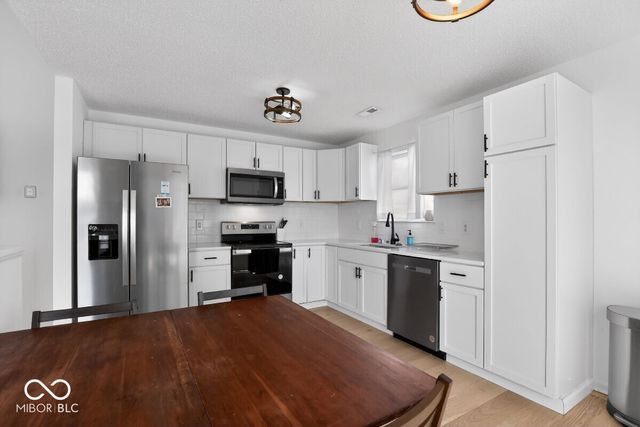 6415 Angel Falls Drive, Noblesville, IN 46062