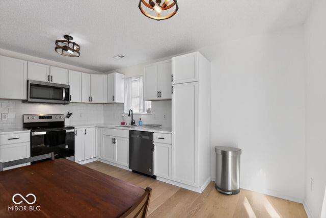 6415 Angel Falls Drive, Noblesville, IN 46062