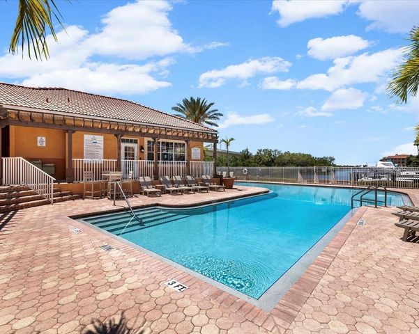 5000 CULBREATH KEY WAY 4-101, Tampa, FL 33611