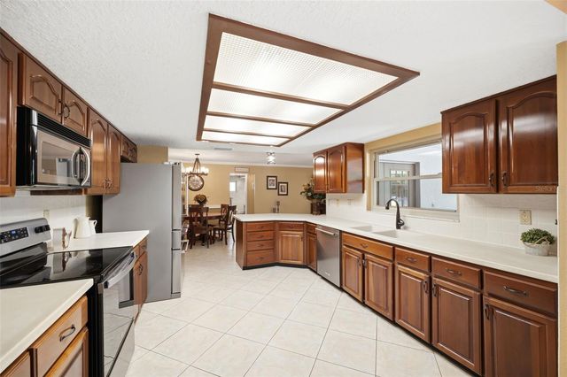 6403 CHISWICK COURT, New Port Richey, FL 34655