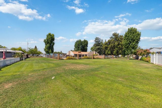 371 Bethel Avenue # 102, Sanger, CA 93657