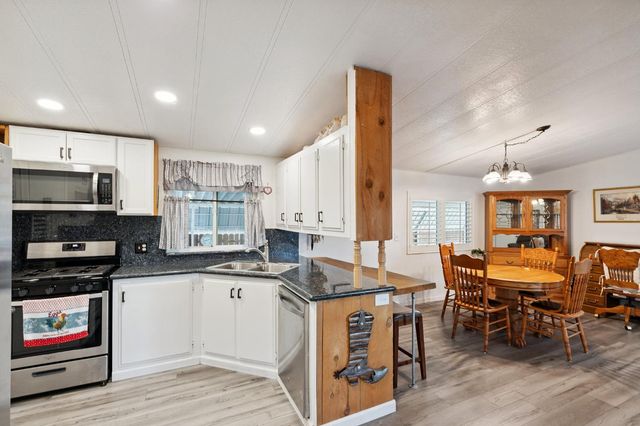 371 Bethel Avenue # 102, Sanger, CA 93657