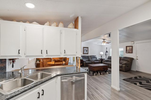 371 Bethel Avenue # 102, Sanger, CA 93657