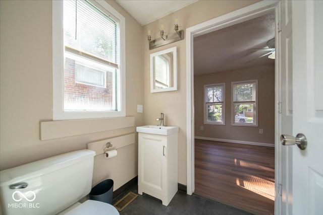 4012 E 11th Street, Indianapolis, IN 46201