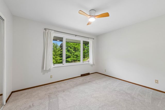 4860 Kingsberry Lane, Minnetonka, MN 55345
