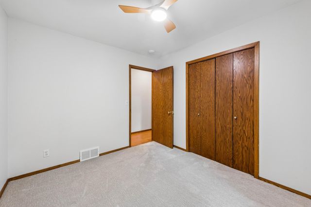 4860 Kingsberry Lane, Minnetonka, MN 55345