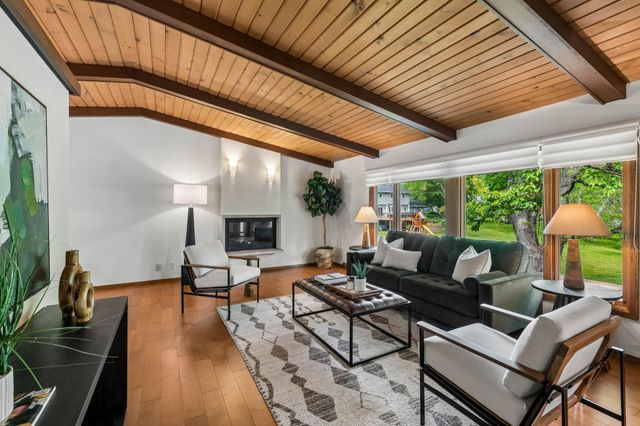 4860 Kingsberry Lane, Minnetonka, MN 55345
