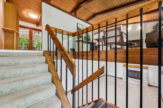 4860 Kingsberry Lane, Minnetonka, MN 55345