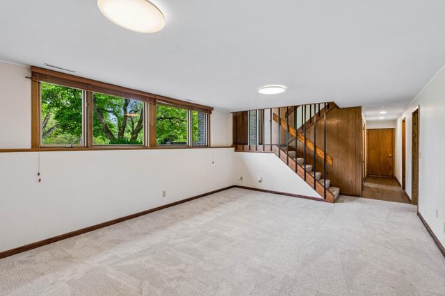 4860 Kingsberry Lane, Minnetonka, MN 55345