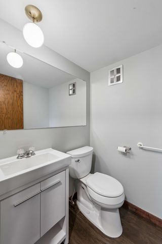 4860 Kingsberry Lane, Minnetonka, MN 55345