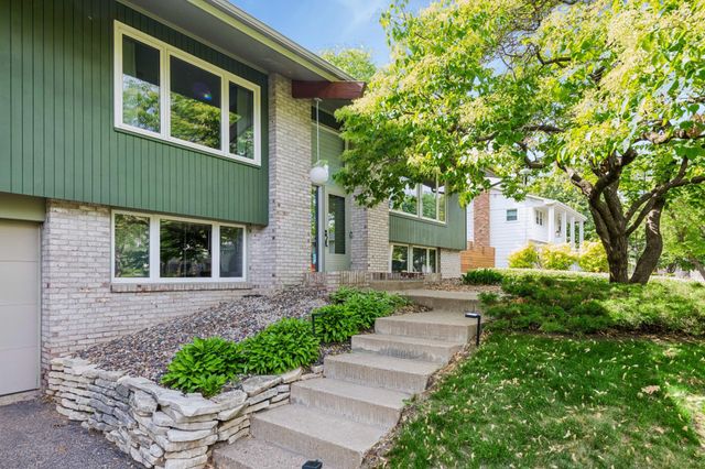 4860 Kingsberry Lane, Minnetonka, MN 55345
