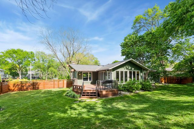 4860 Kingsberry Lane, Minnetonka, MN 55345
