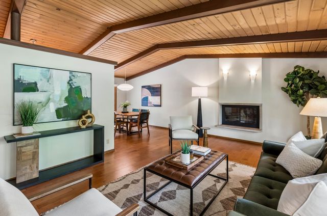 4860 Kingsberry Lane, Minnetonka, MN 55345