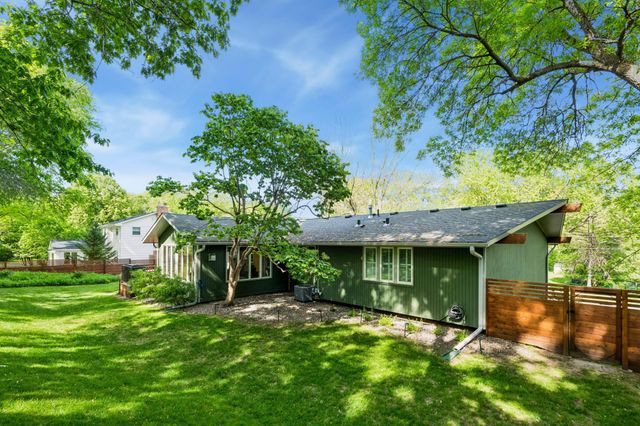4860 Kingsberry Lane, Minnetonka, MN 55345